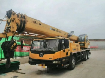 XCMG 25 TON CRANE TRUCK