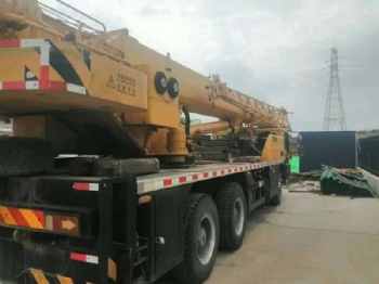XCMG 25 TON CRANE TRUCK